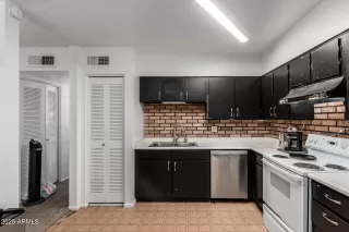 Photo #4: 6885751 Listing