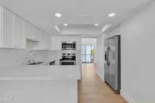 More Details about MLS # 6885889 : 220 N 22ND PLACE#2036