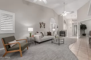 Photo #3: 6886128 Listing 