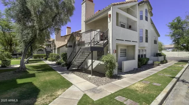 MLS: 6886160 Condo For Sale