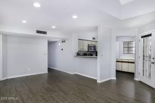 Photo #4: 6886160 Listing 