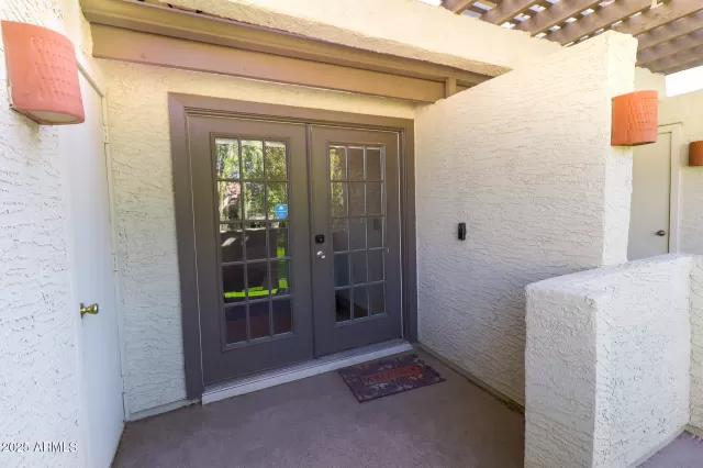 MLS: 6886286 Condo For Sale