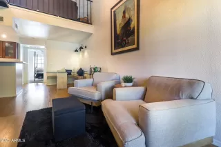 Photo #2: 6886286 Listing 