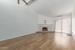 Photo #6: 6886291 Listing 