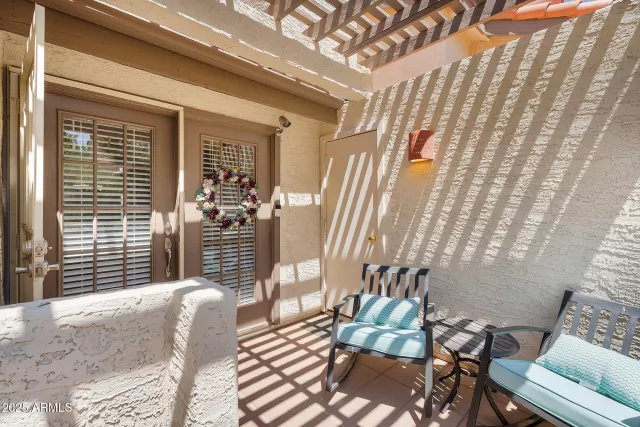 MLS: 6886334 Condo For Sale