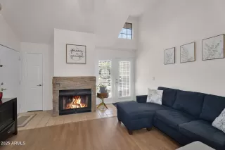 Photo #6: 6886334 Listing 