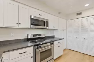 Photo #1: 6886519 Listing 