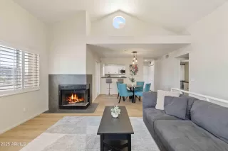 Photo #4: 6886519 Listing 