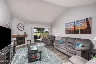 Photo #6: 6886532 Listing 