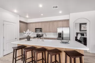 Photo #2: 6886589 Listing 