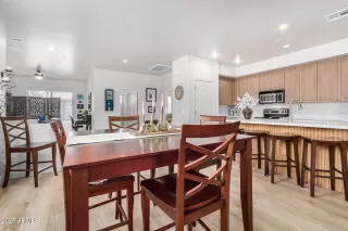 Photo #5: 6886589 Listing 