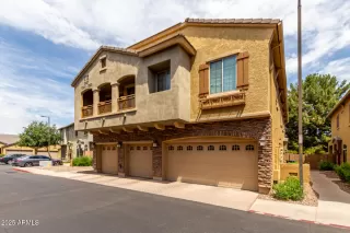 Photo #2: 6886642 Listing 