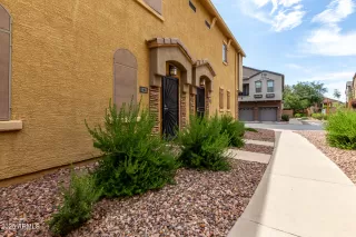 Photo #6: 6886642 Listing 