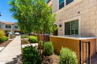 Photo #3: 6886758 Listing 