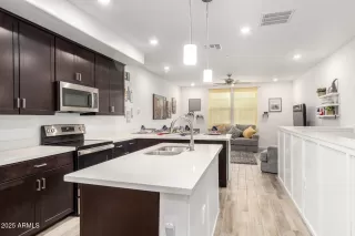 Photo #5: 6886758 Listing 