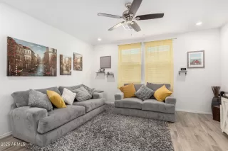 Photo #6: 6886758 Listing 