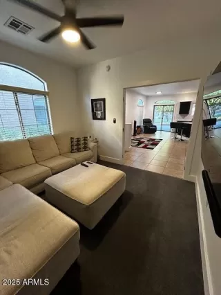 Photo #6: 6886887 Listing