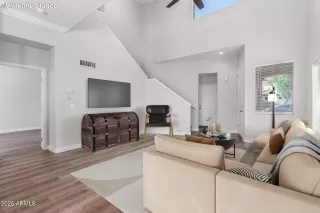 Photo #4: 6886993 Listing 