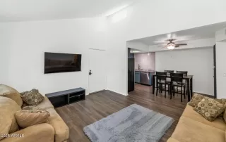 Photo #3: 6887254 Listing