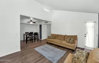 Photo #4: 6887254 Listing