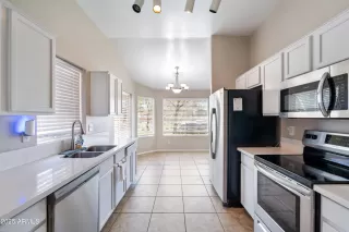 Photo #6: 6887271 Listing 