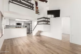 Photo #1: 6887286 Listing 