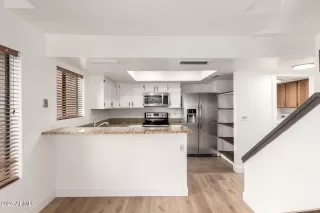 Photo #3: 6887286 Listing 