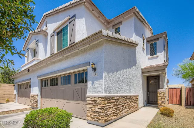 MLS: 6887579 Condo For Sale