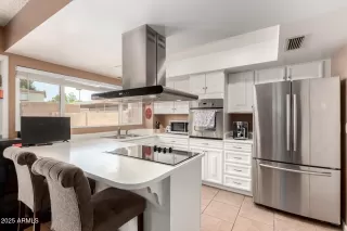 Photo #1: 6887822 Listing 