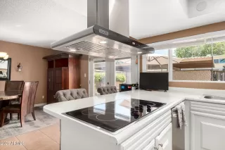 Photo #6: 6887822 Listing 