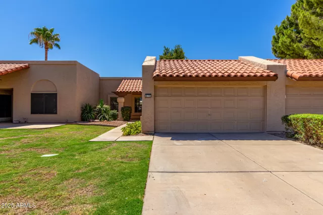 MLS: 6887925 Condo For Sale