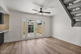 Photo #6: 6888122 Listing 