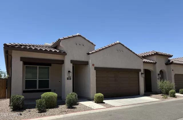 MLS: 6888126 Condo For Sale