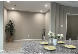 Photo #5: 6888126 Listing