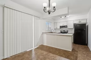 Photo #3: 6888229 Listing 