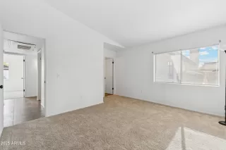 Photo #6: 6888229 Listing 