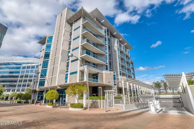 MLS: 6888299 Condo For Sale