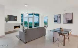 Photo #4: 6888299 Listing 