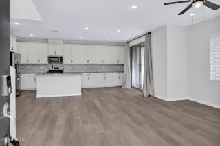 Photo #6: 6888491 Listing 