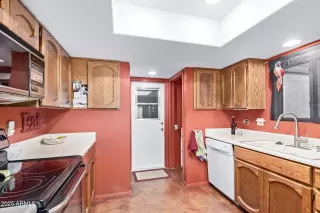 Photo #6: 6888586 Listing 