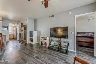 Photo #5: 6888766 Listing