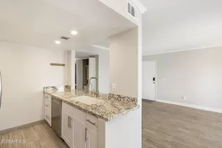 Photo #1: 6888937 Listing 