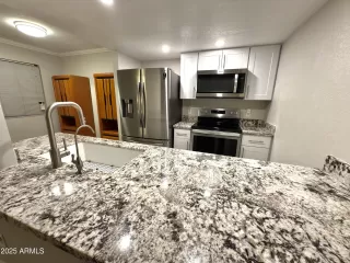 Photo #2: 6888937 Listing 