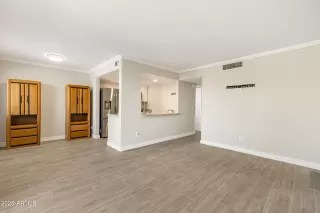 Photo #3: 6888937 Listing 