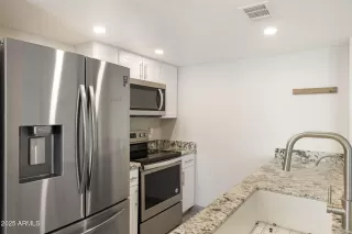 Photo #4: 6888937 Listing 