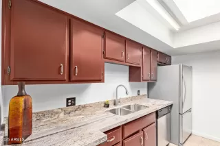 Photo #6: 6888974 Listing 