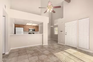 Photo #5: 6889100 Listing