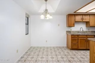 Photo #6: 6889247 Listing