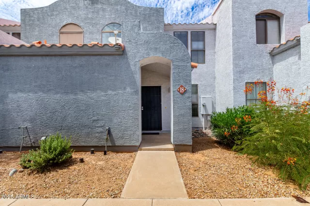 MLS: 6889392 Condo For Sale