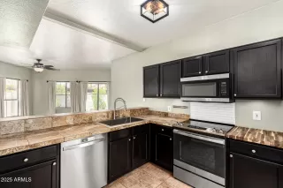 Photo #3: 6889392 Listing